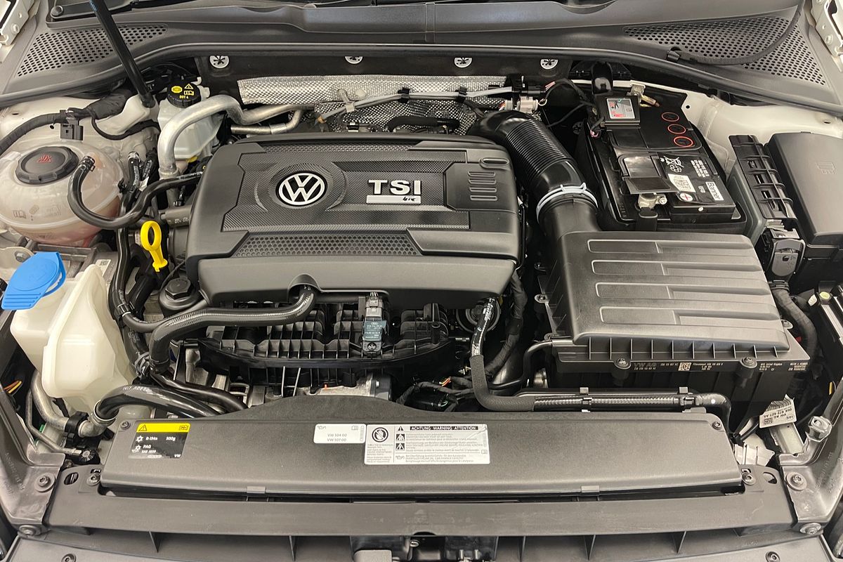 2017 Volkswagen Golf R Wolfsburg Edition 7.5