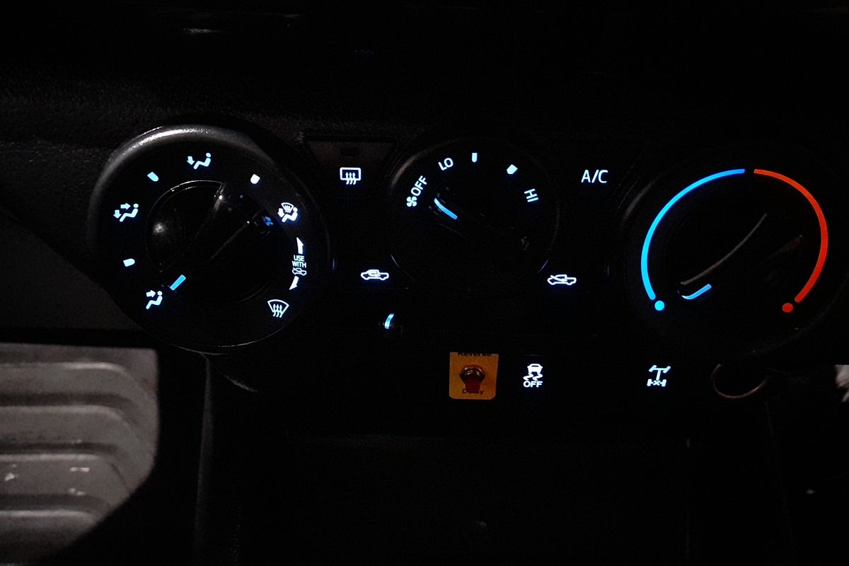 2018 Toyota Hilux SR GUN126R 4X4