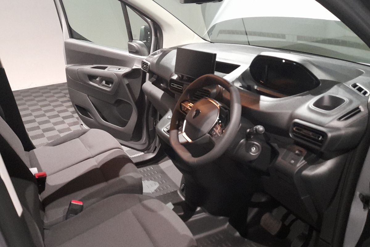 2024 Peugeot Partner Pro K9 SWB