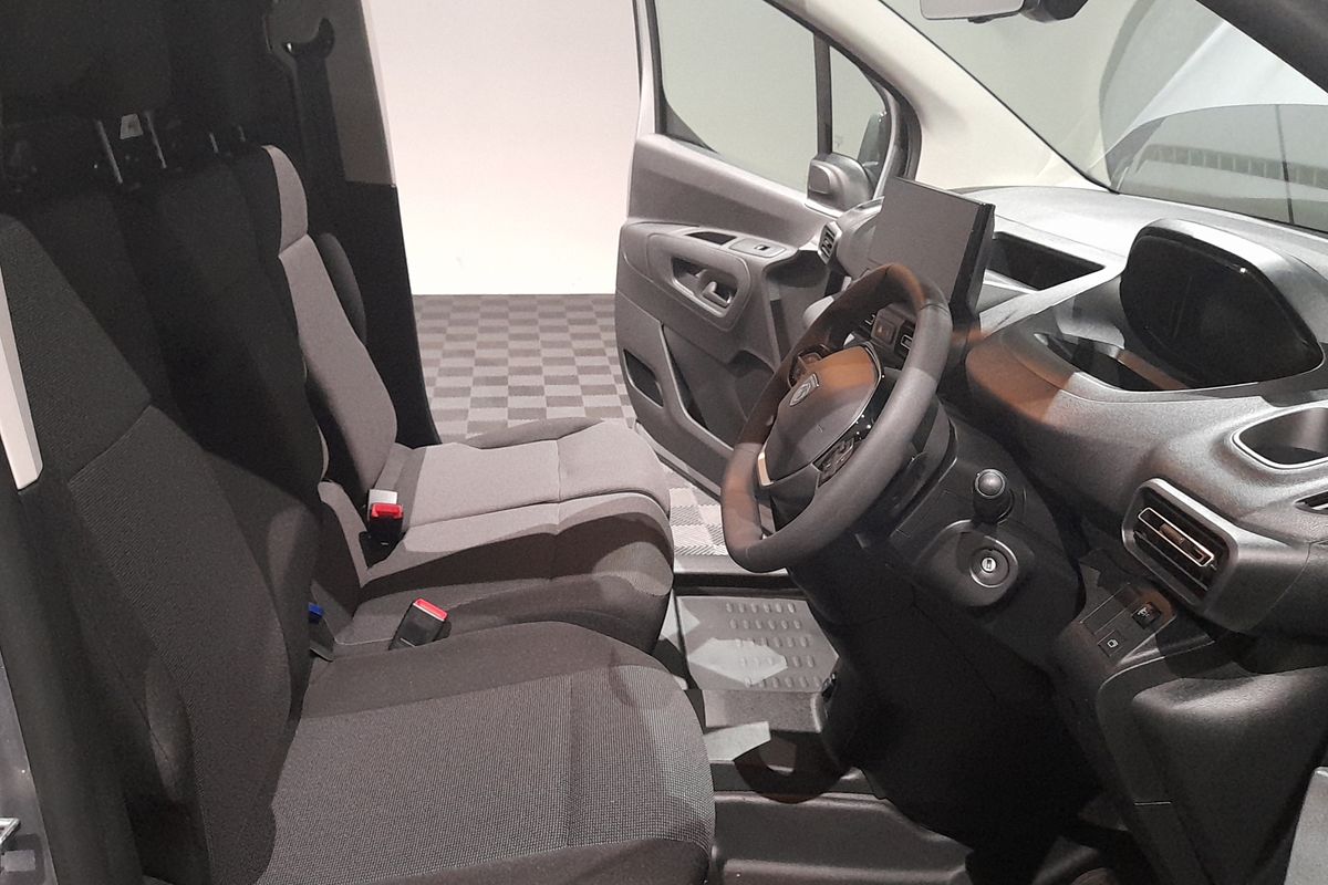 2024 Peugeot Partner Pro K9 SWB