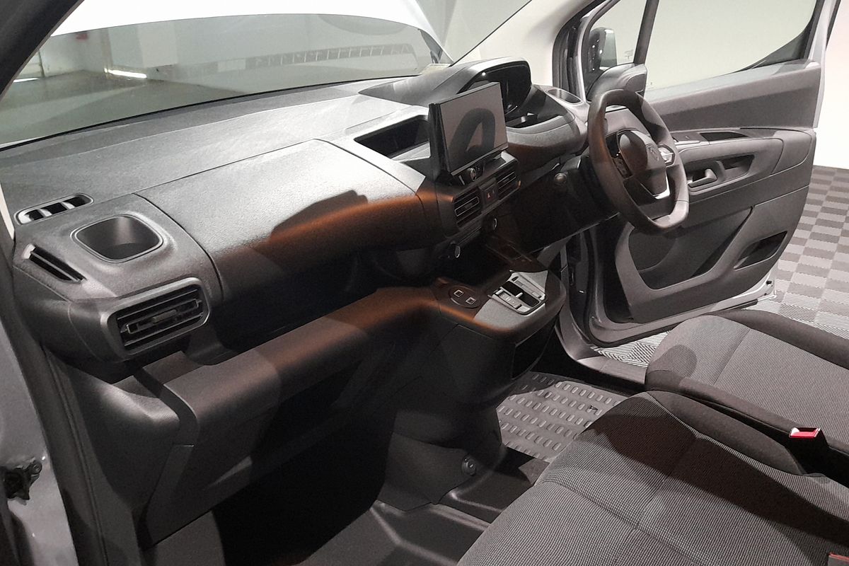 2024 Peugeot Partner Pro K9 SWB