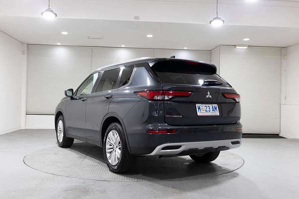 2024 Mitsubishi Outlander LS ZM