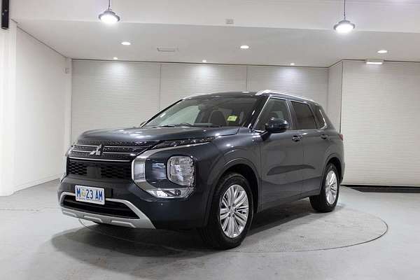 2024 Mitsubishi Outlander LS ZM