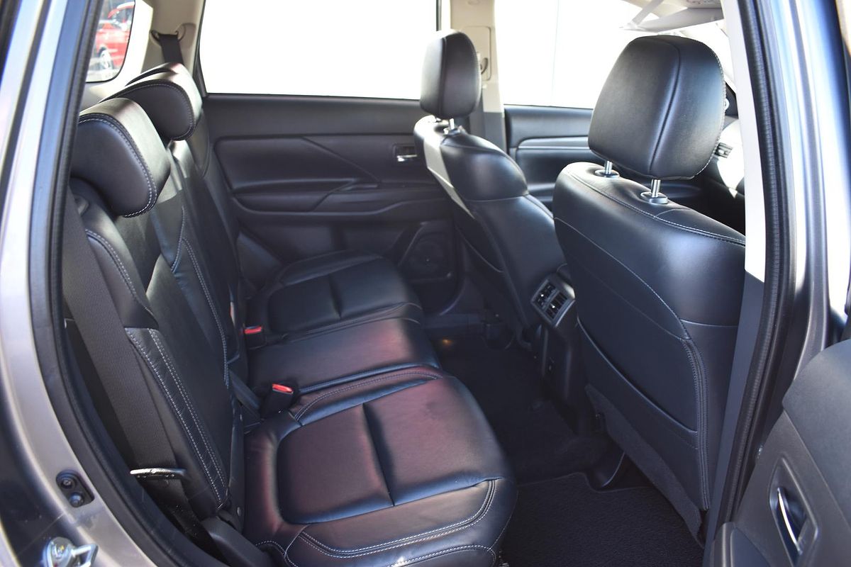 2020 Mitsubishi Outlander Exceed ZL