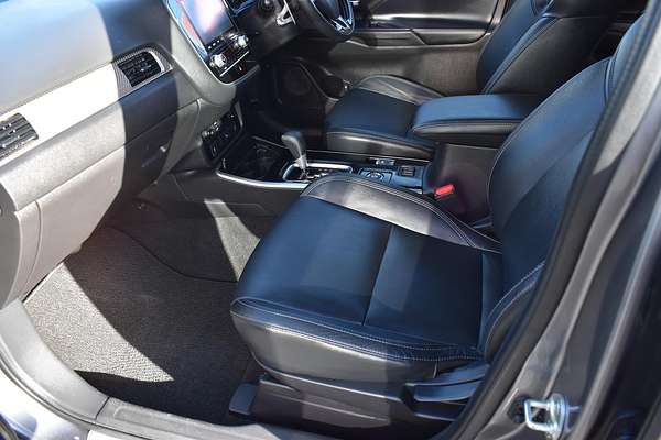 2020 Mitsubishi Outlander Exceed ZL