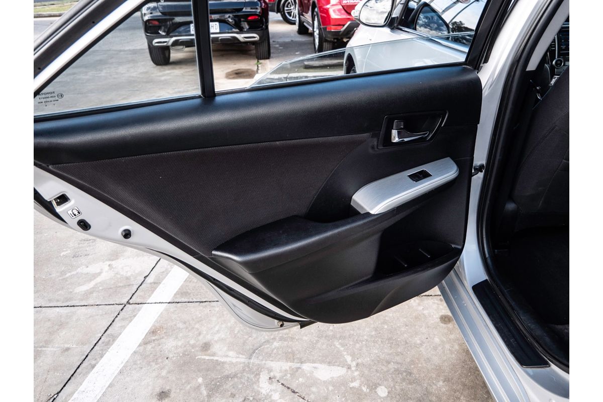 2017 Toyota Camry Atara S AVV50R