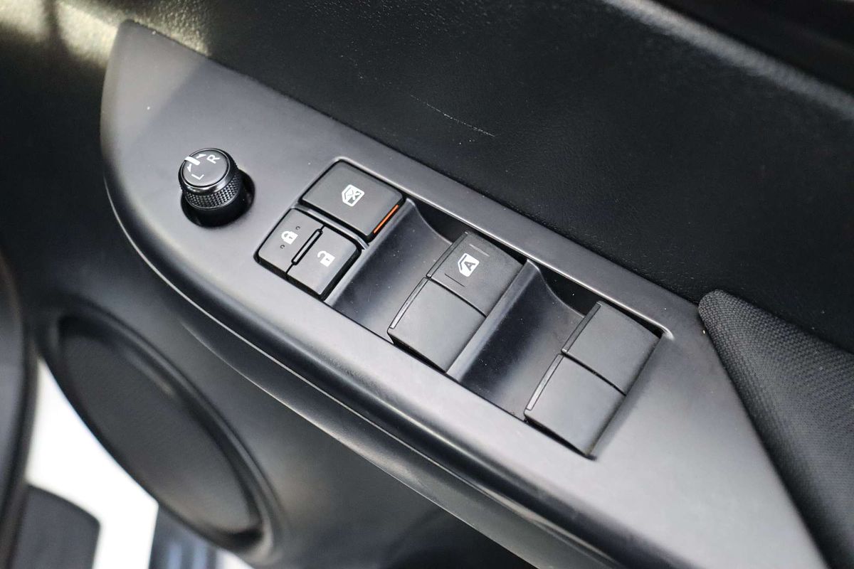 2024 Toyota Hilux SR GUN126R 4X4