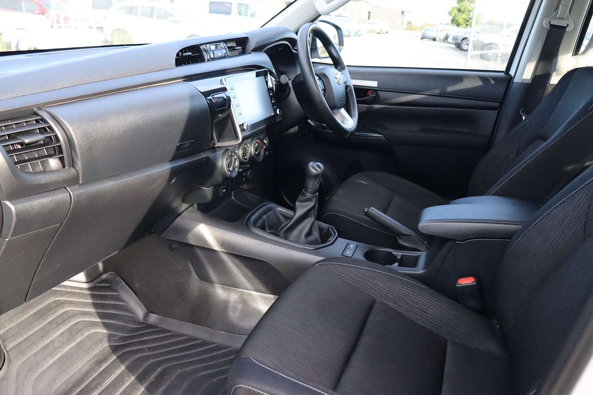 2024 Toyota Hilux SR GUN126R 4X4