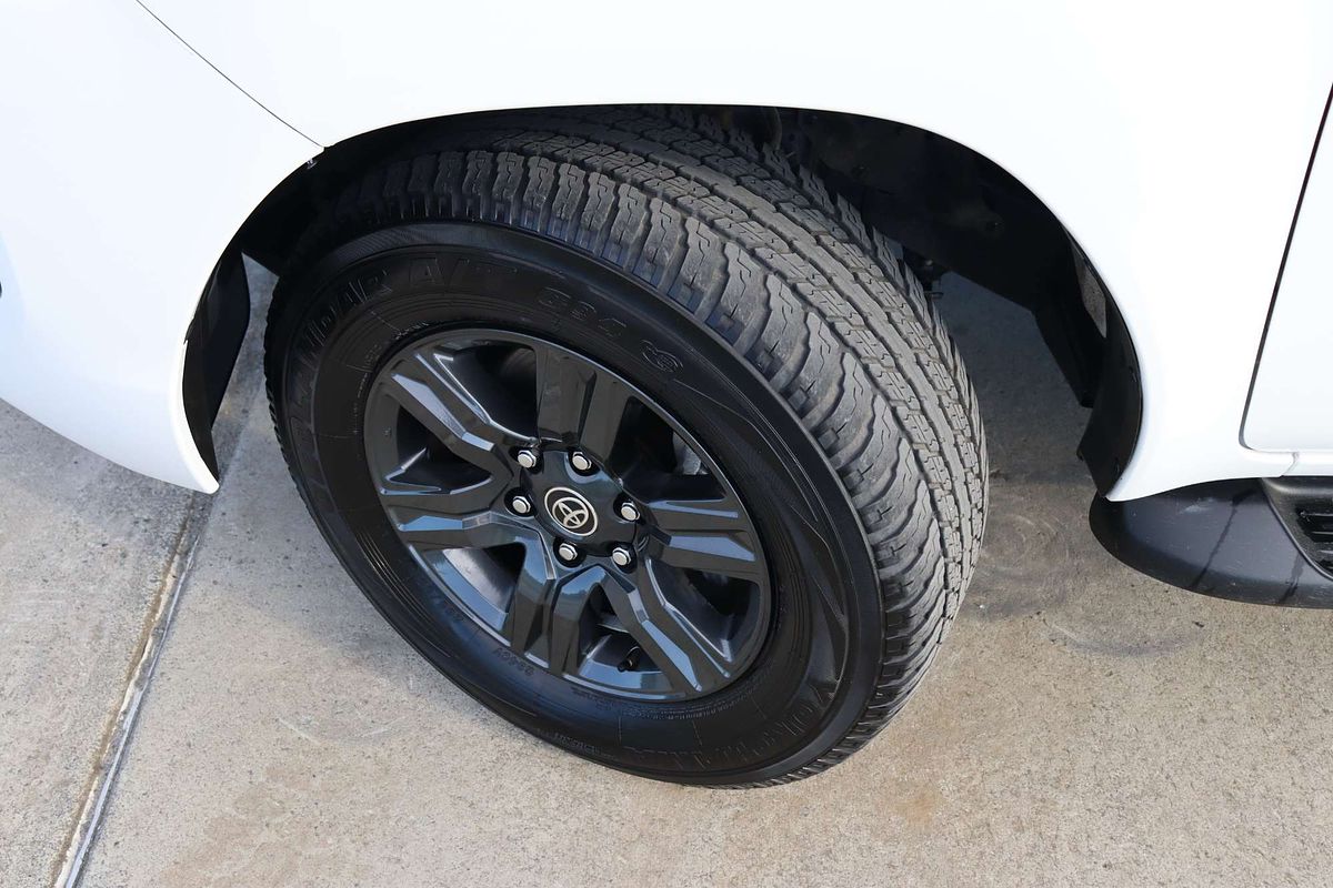 2024 Toyota Hilux SR GUN126R 4X4