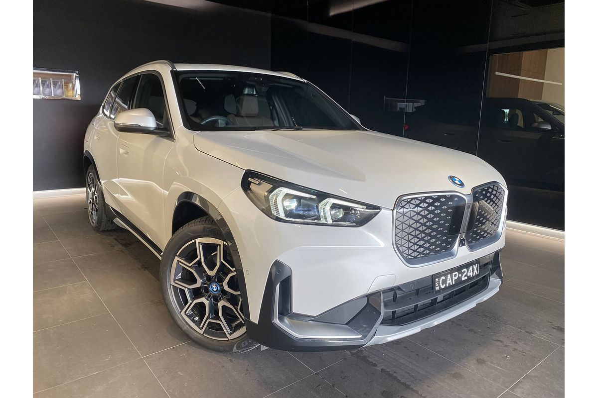 2024 BMW iX1 eDrive20 xLine U11