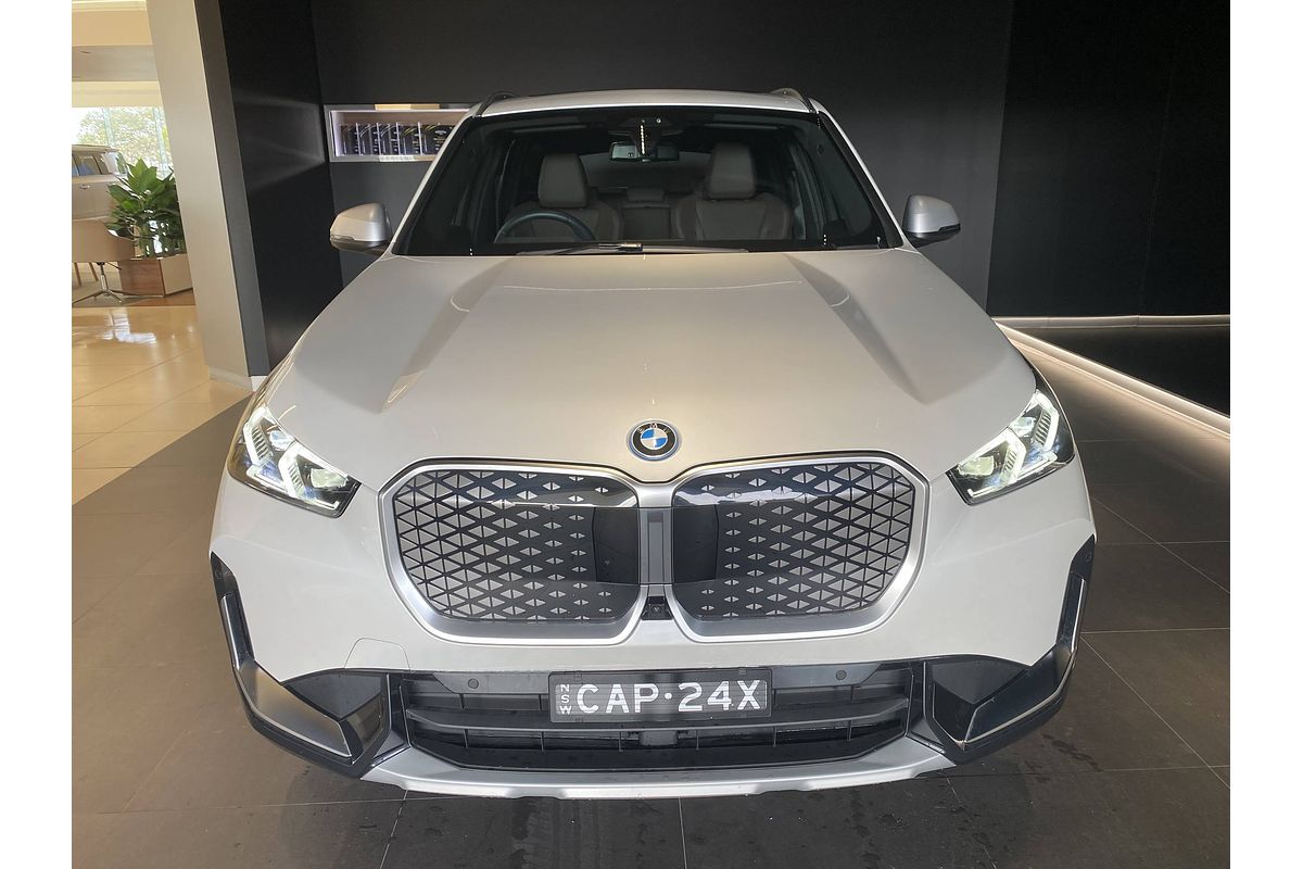 2024 BMW iX1 eDrive20 xLine U11
