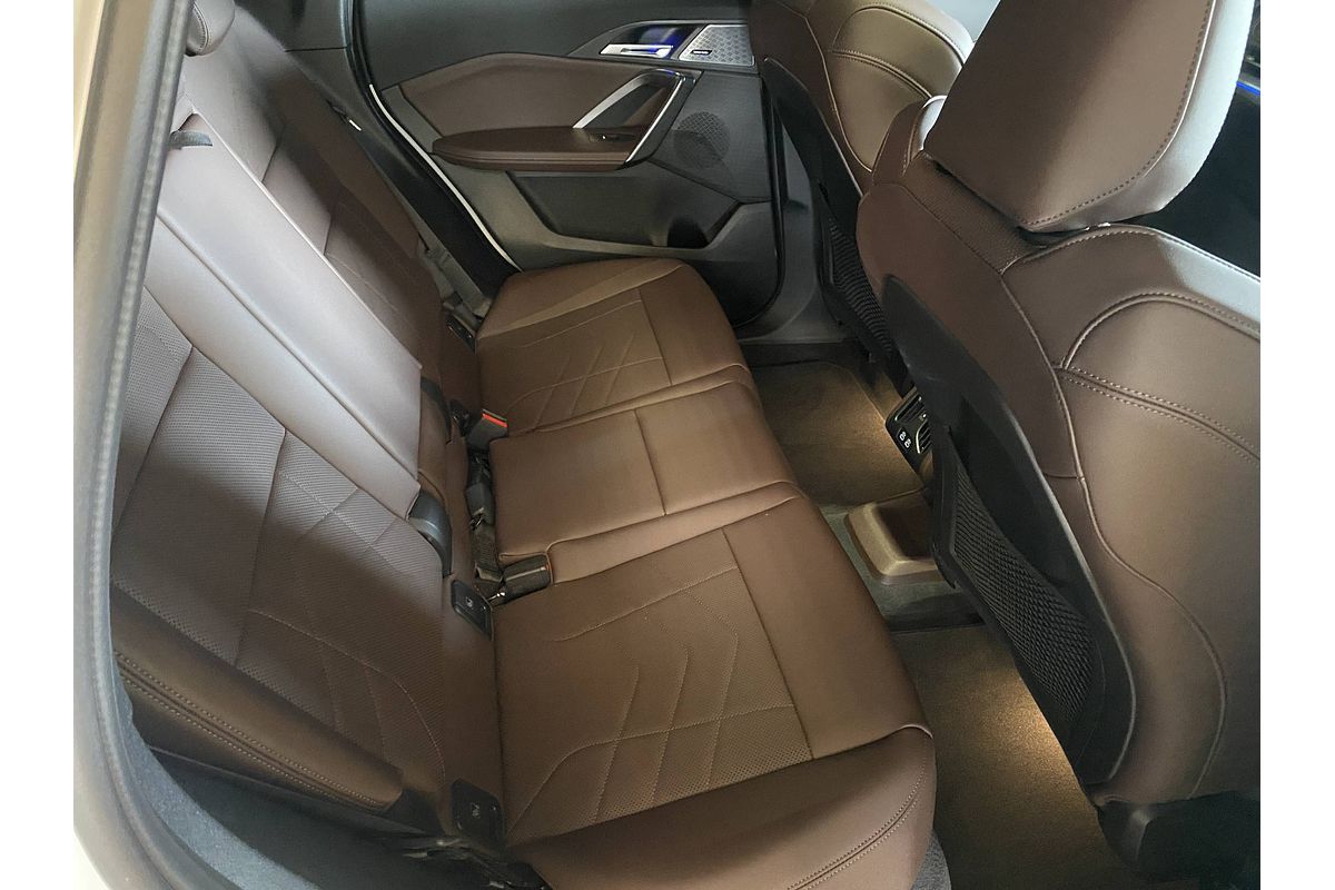 2024 BMW iX1 eDrive20 xLine U11