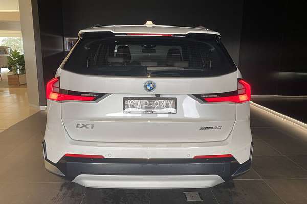 2024 BMW iX1 eDrive20 xLine U11