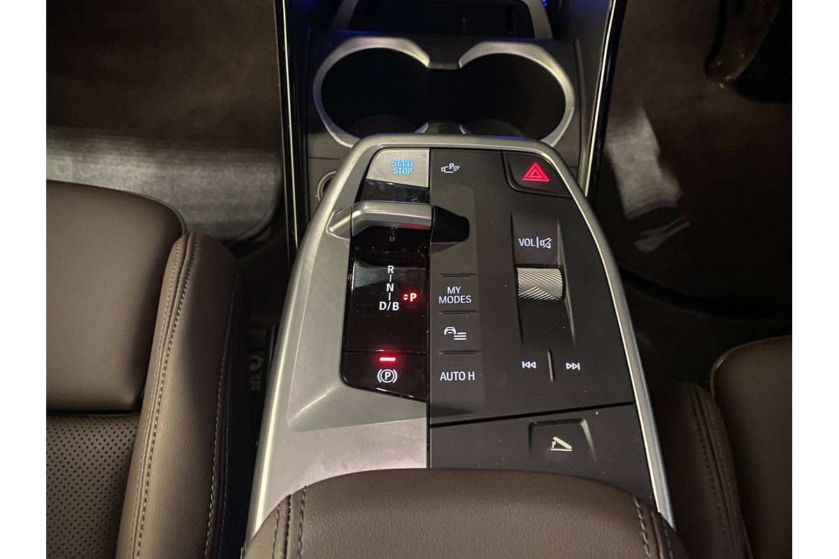 2024 BMW iX1 eDrive20 xLine U11