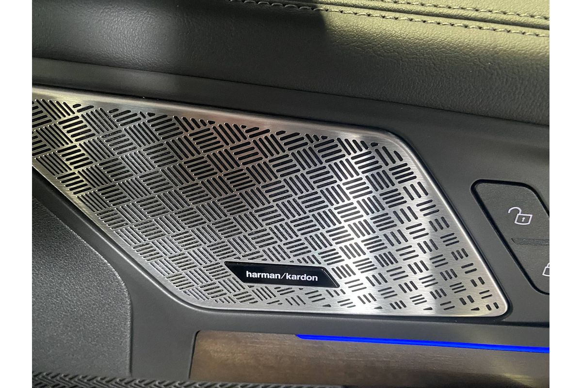 2024 BMW iX1 eDrive20 xLine U11
