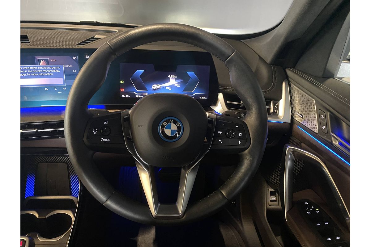 2024 BMW iX1 eDrive20 xLine U11