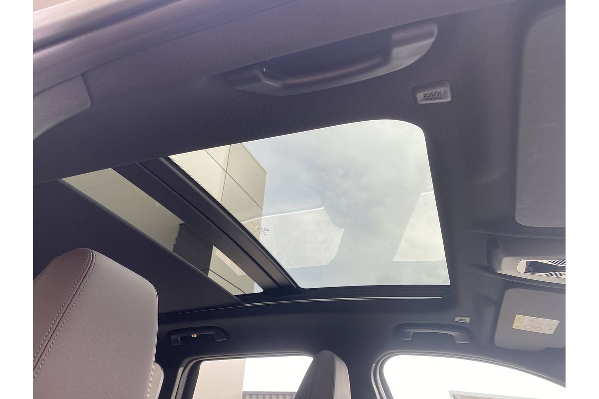 2024 BMW iX1 eDrive20 xLine U11