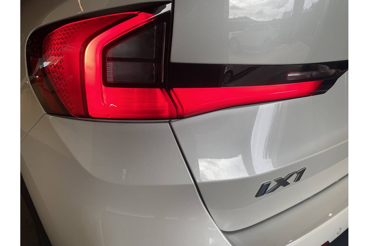 2024 BMW iX1 eDrive20 xLine U11