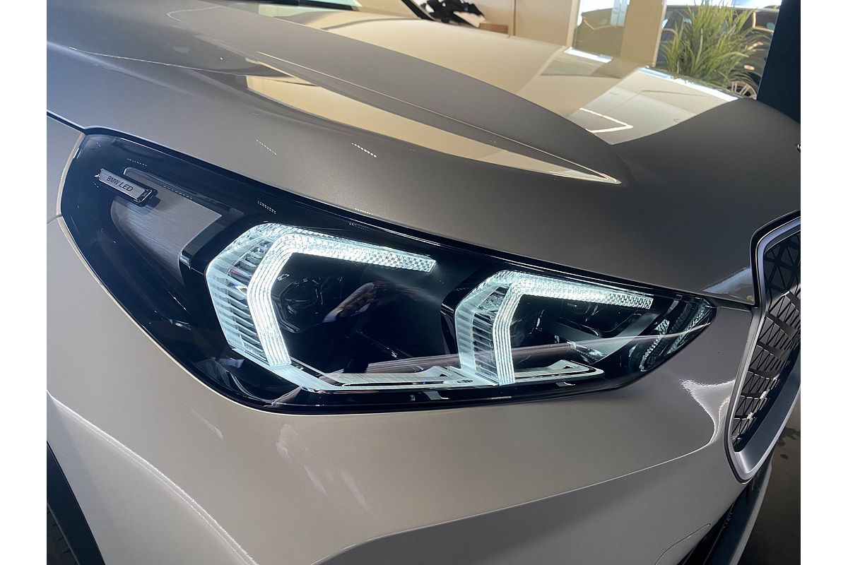 2024 BMW iX1 eDrive20 xLine U11