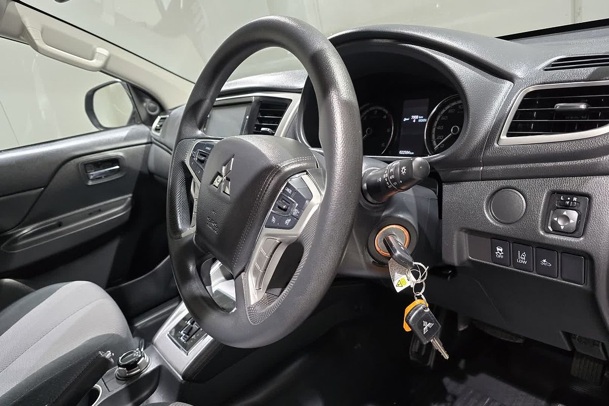 2023 Mitsubishi TRITON TRITON GLX+ (4x4) MR4247 4X4