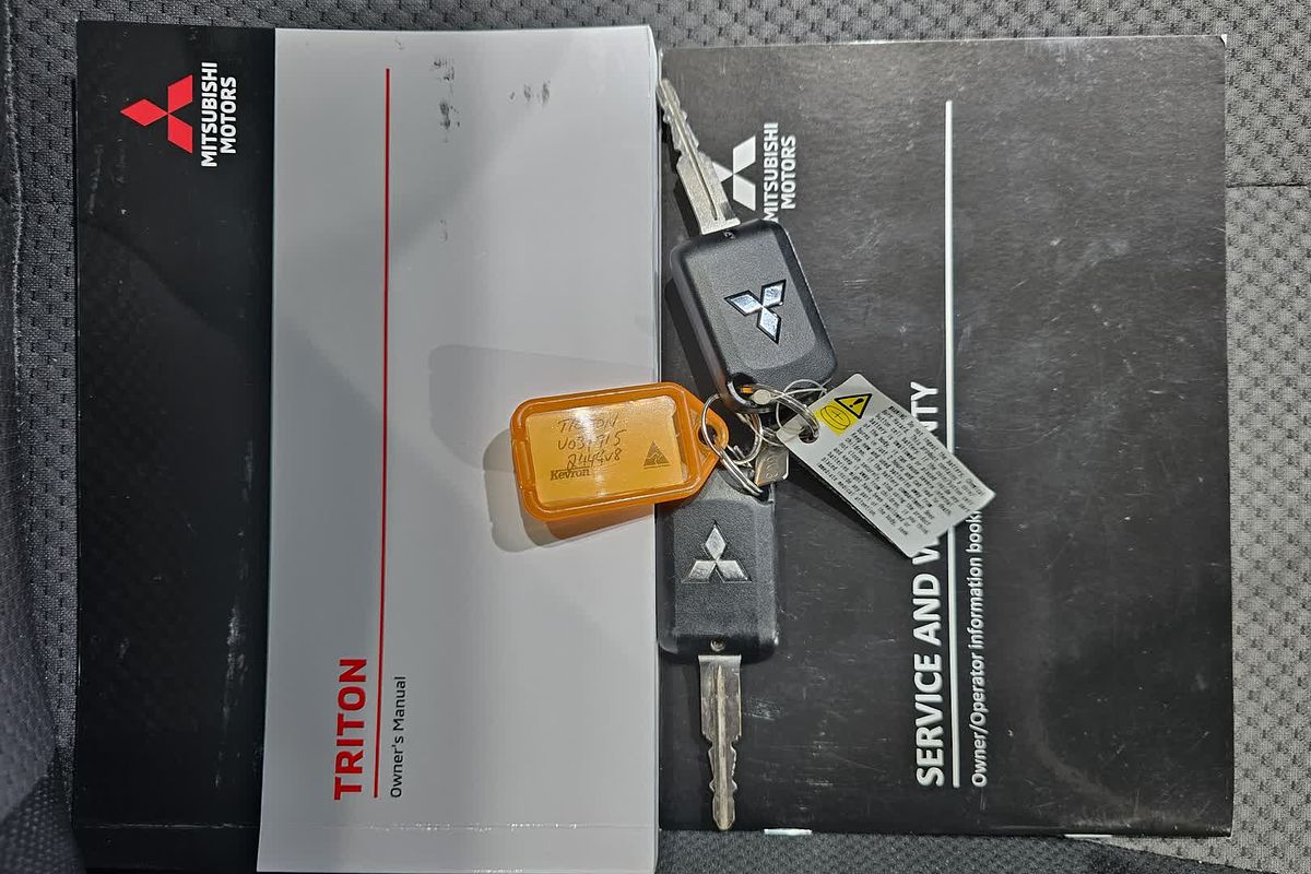 2023 Mitsubishi TRITON TRITON GLX+ (4x4) MR4247 4X4