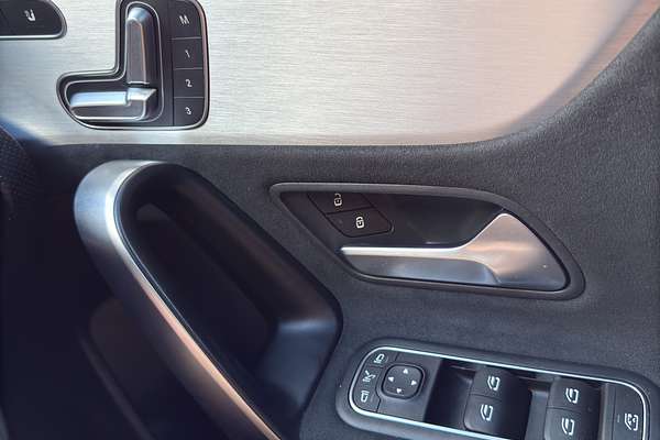 2020 Mercedes-Benz A-CLASS A180 AMG LINE 1.3P/7AT