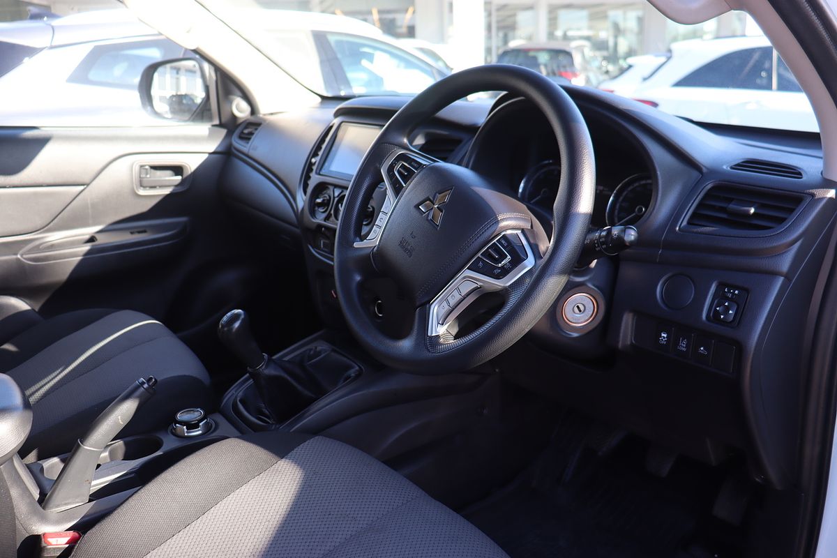 2022 Mitsubishi Triton GLX+ MR 4X4