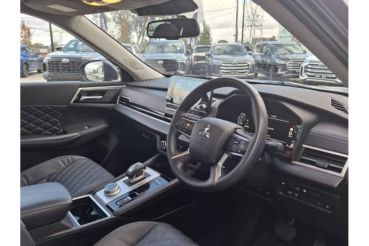 2022 Mitsubishi Outlander PHEV Exceed ZM