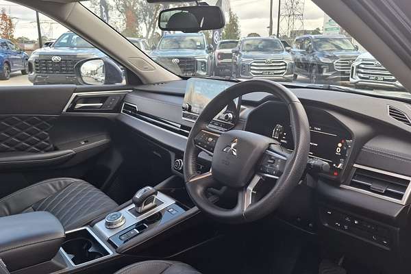 2022 Mitsubishi Outlander PHEV Exceed ZM