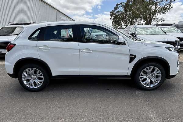 2024 Mitsubishi ASX ES XD