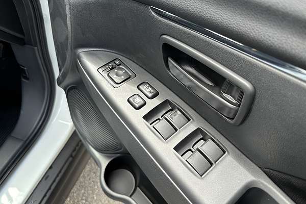 2024 Mitsubishi ASX ES XD