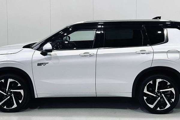 2022 Mitsubishi Outlander PHEV Exceed Tourer ZM AWD
