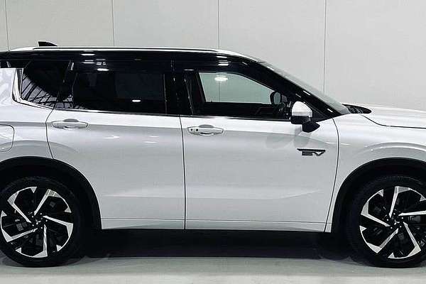 2022 Mitsubishi Outlander PHEV Exceed Tourer ZM AWD