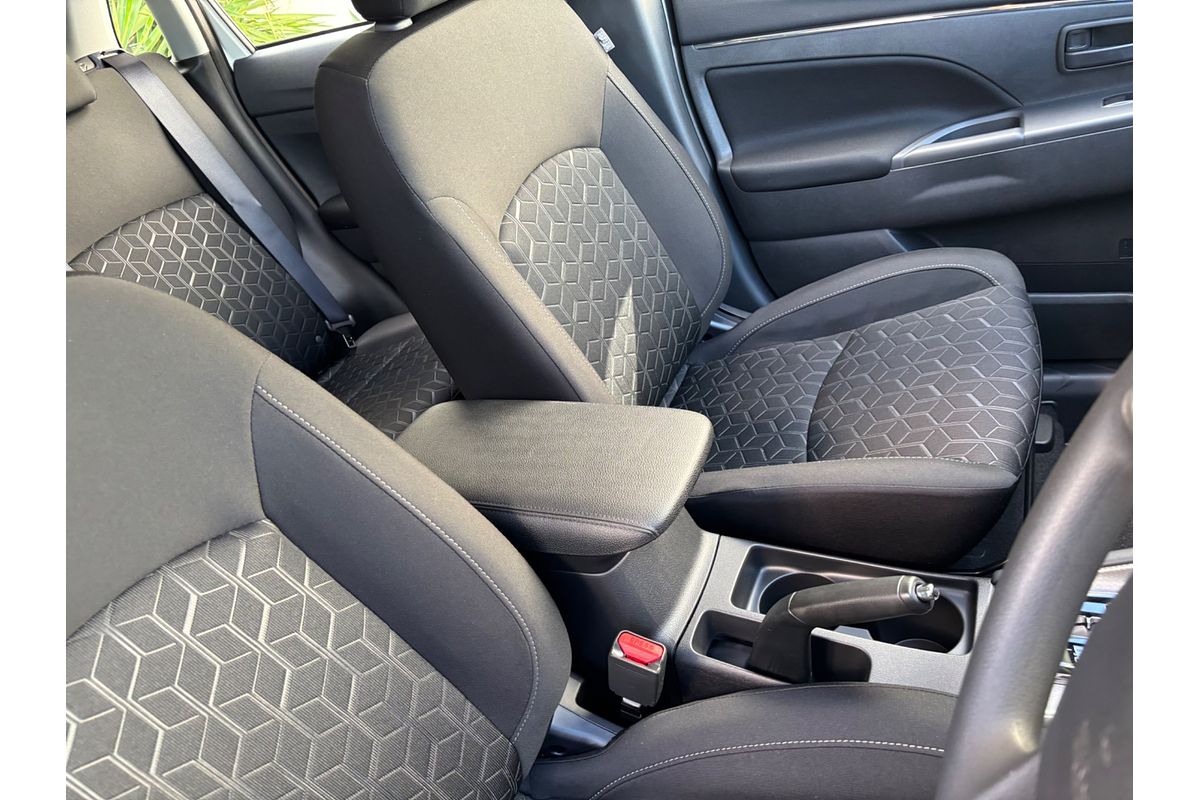 2025 Mitsubishi ASX ES XD