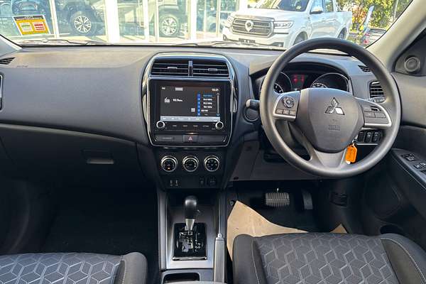 2025 Mitsubishi ASX ES XD