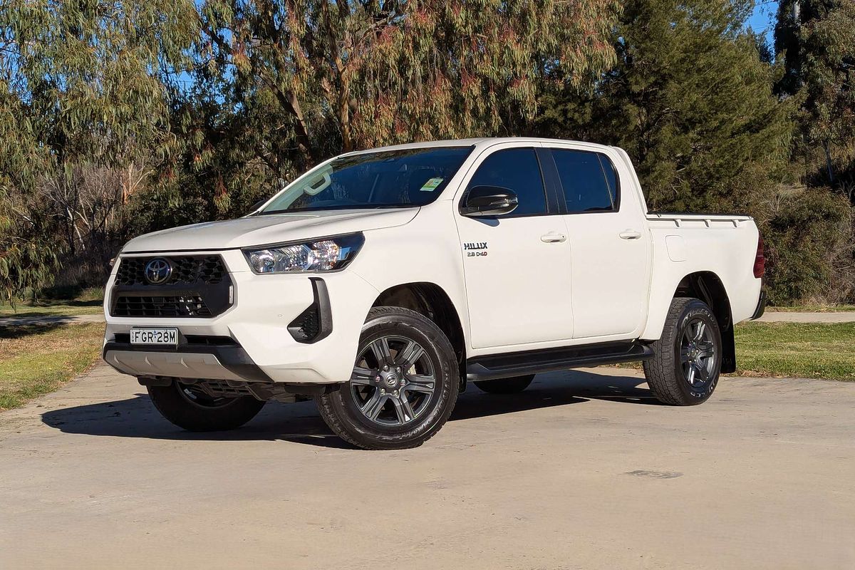 2024 Toyota Hilux SR GUN126R 4X4