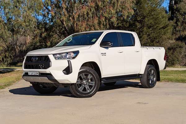 2024 Toyota Hilux SR GUN126R 4X4