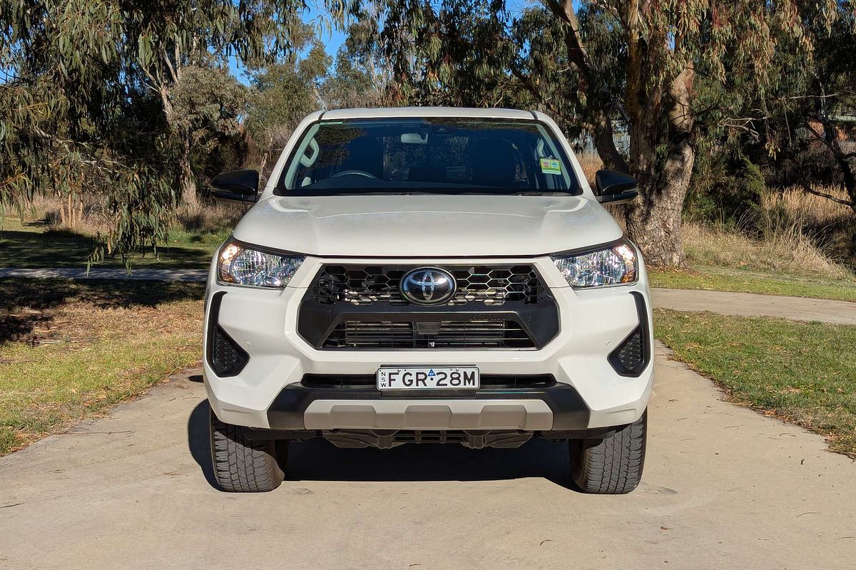 2024 Toyota Hilux SR GUN126R 4X4