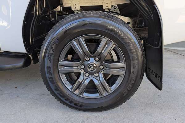 2024 Toyota Hilux SR GUN126R 4X4