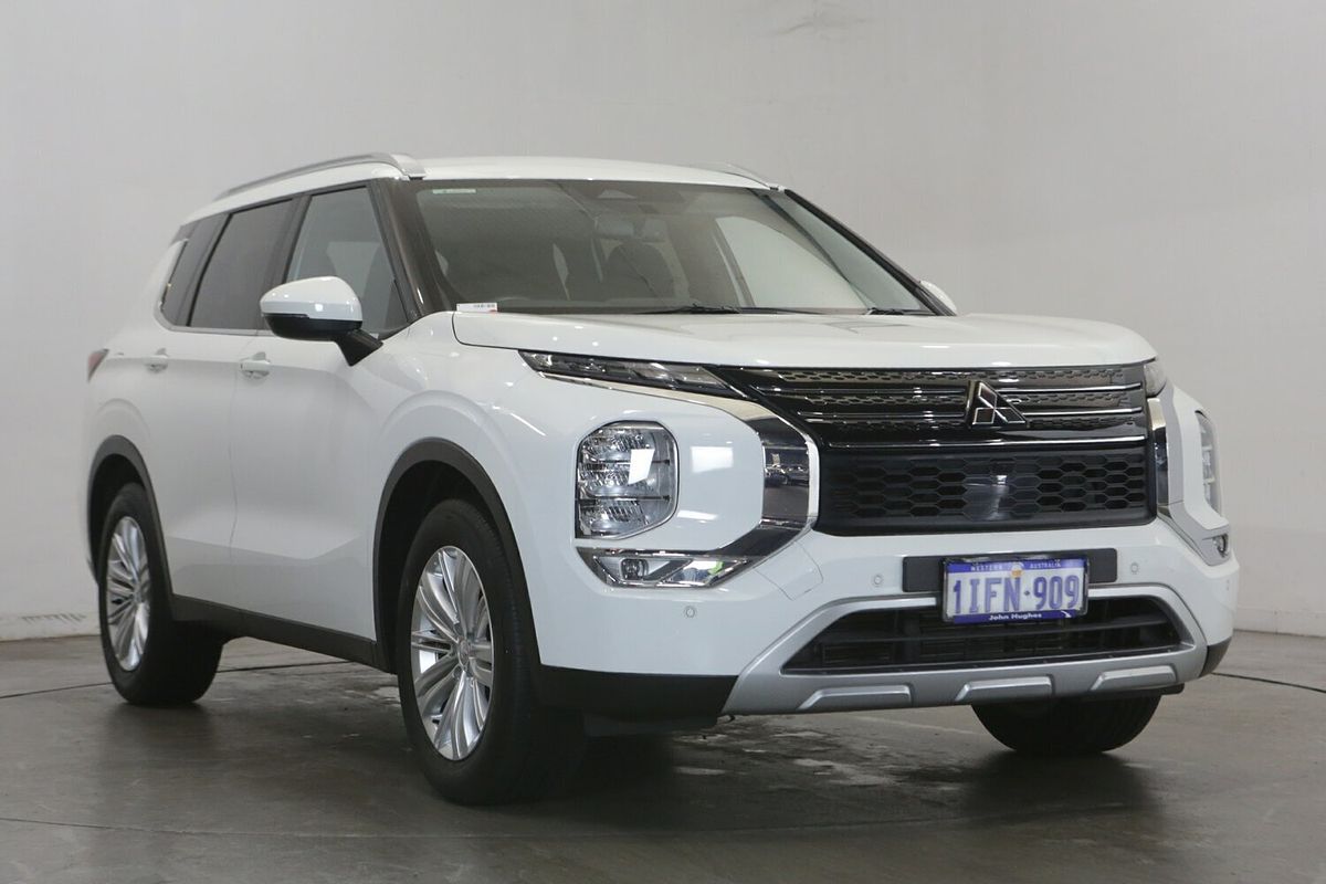 2024 Mitsubishi Outlander LS ZM