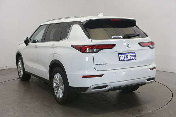 2024 Mitsubishi Outlander LS ZM