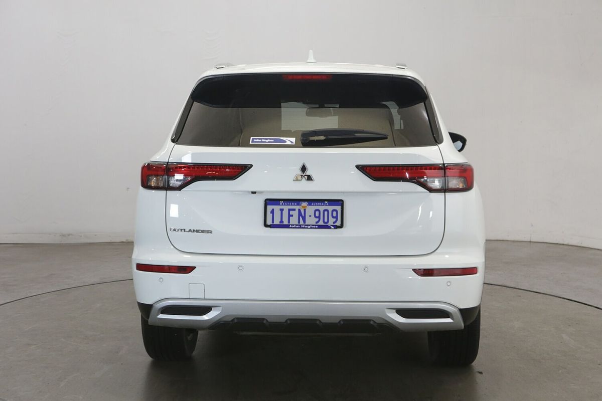 2024 Mitsubishi Outlander LS ZM
