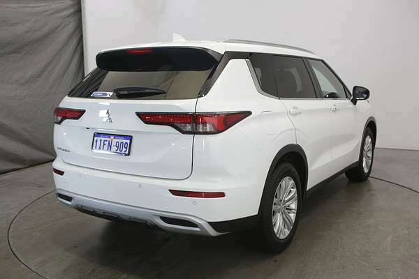 2024 Mitsubishi Outlander LS ZM