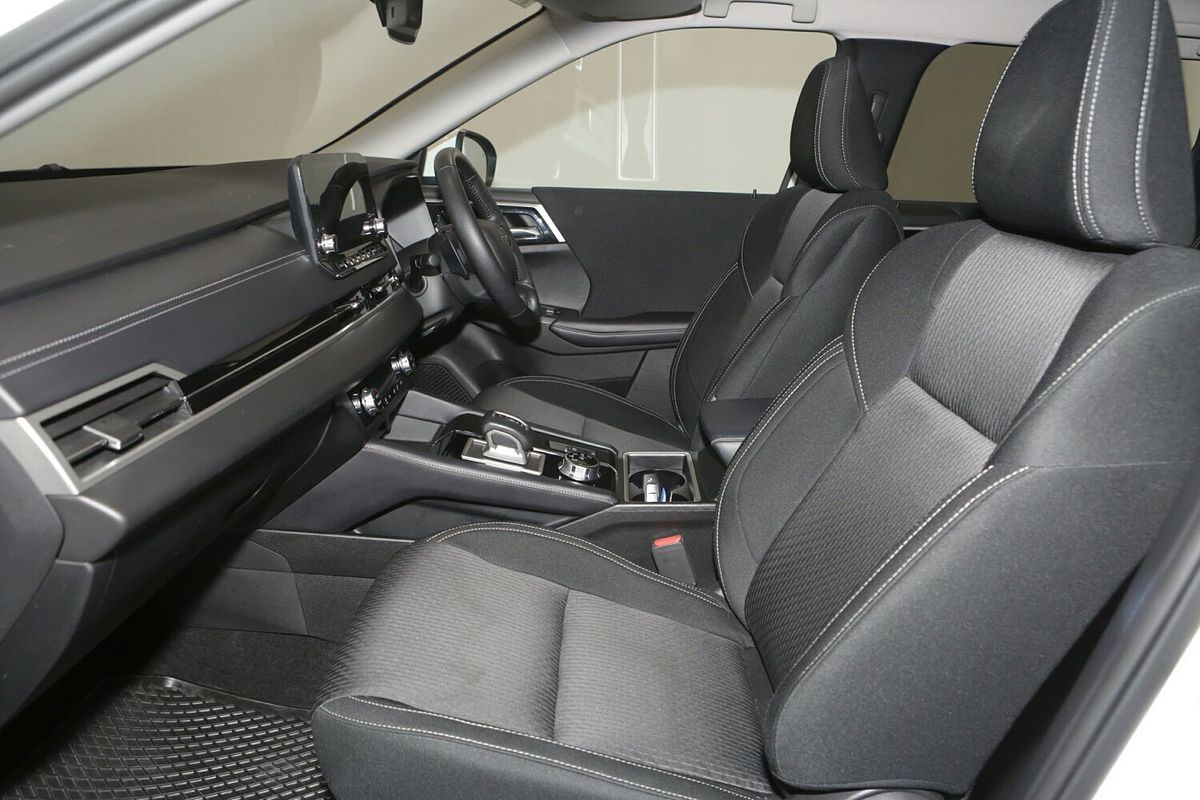 2024 Mitsubishi Outlander LS ZM