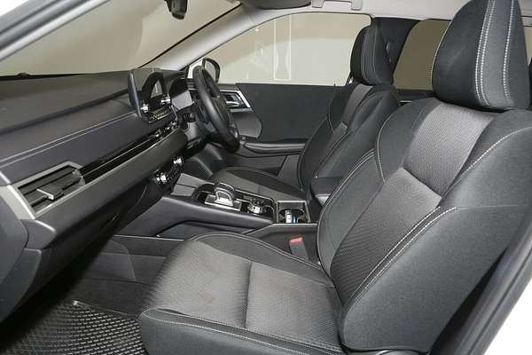 2024 Mitsubishi Outlander LS ZM