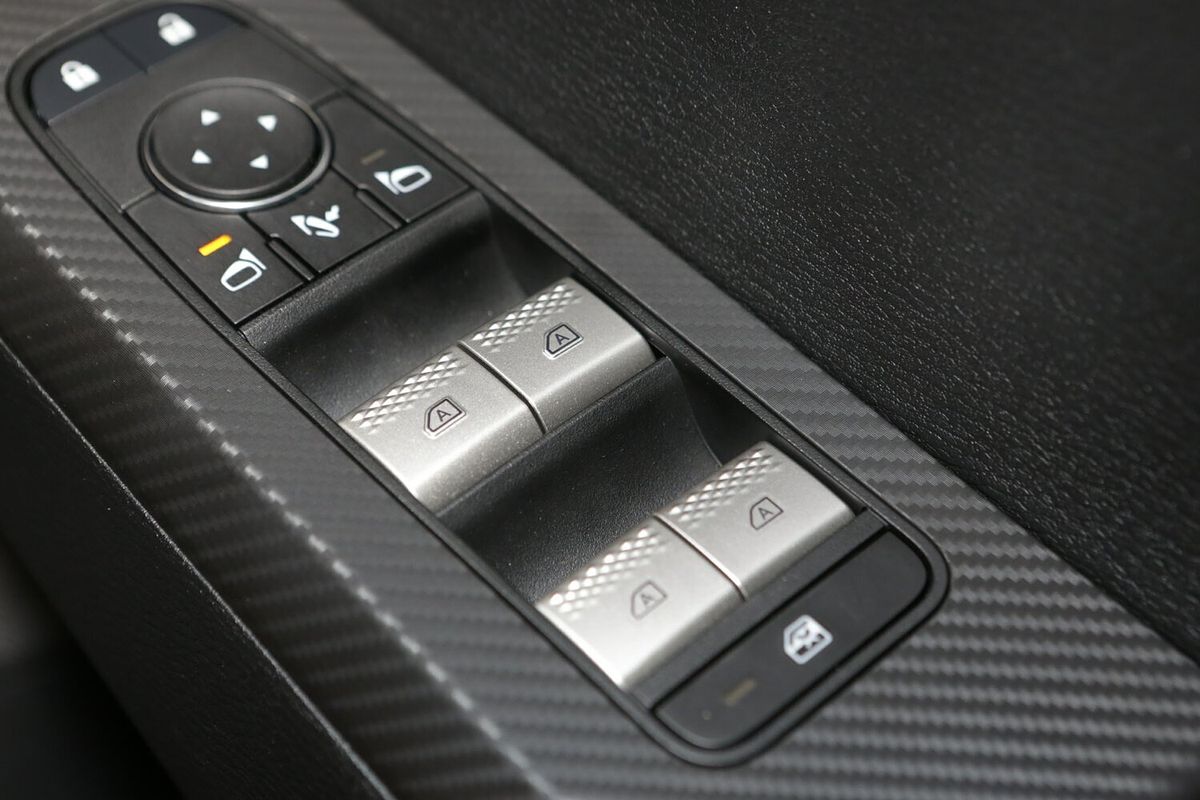 2024 Mitsubishi Outlander LS ZM
