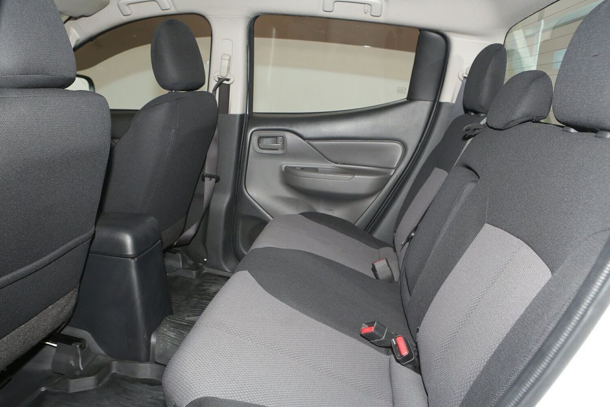 2015 Mitsubishi Triton GLX MQ 4X4