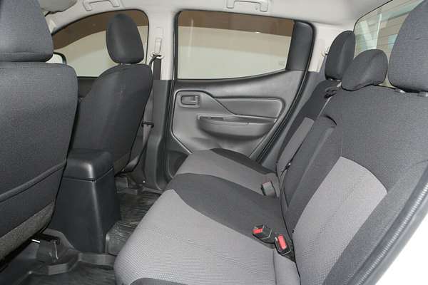 2015 Mitsubishi Triton GLX MQ 4X4