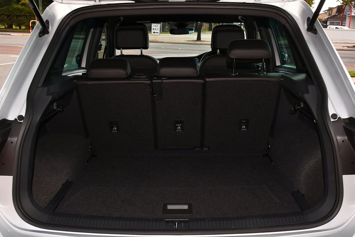 2023 Volkswagen Tiguan 162TSI R-Line 5N