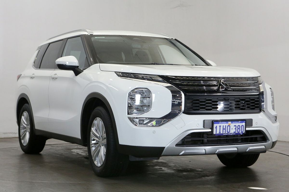 2024 Mitsubishi Outlander LS ZM